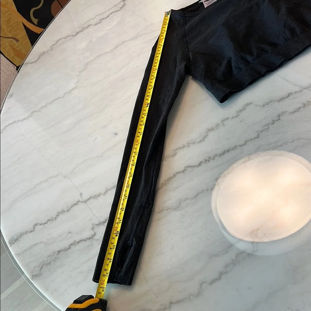 Black Gymshark Long Sleeve Crop Top - Picture 4 of 9